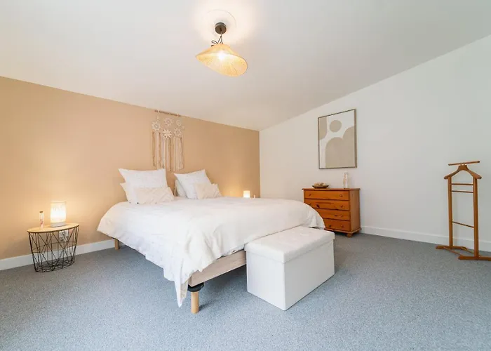 Le Gue Sourdeau: 150M² 5 Min From Futuroscope