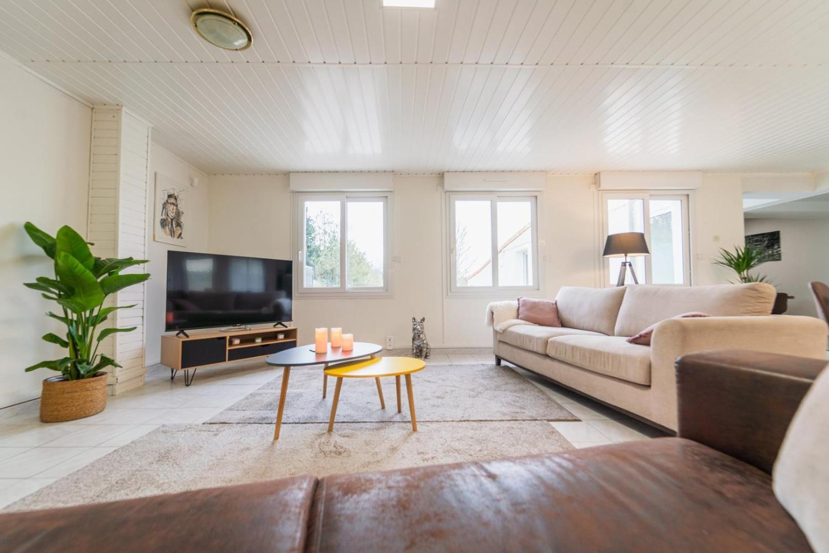 Le Gue Sourdeau: 150m² 5 Min From Futuroscope Apartment *