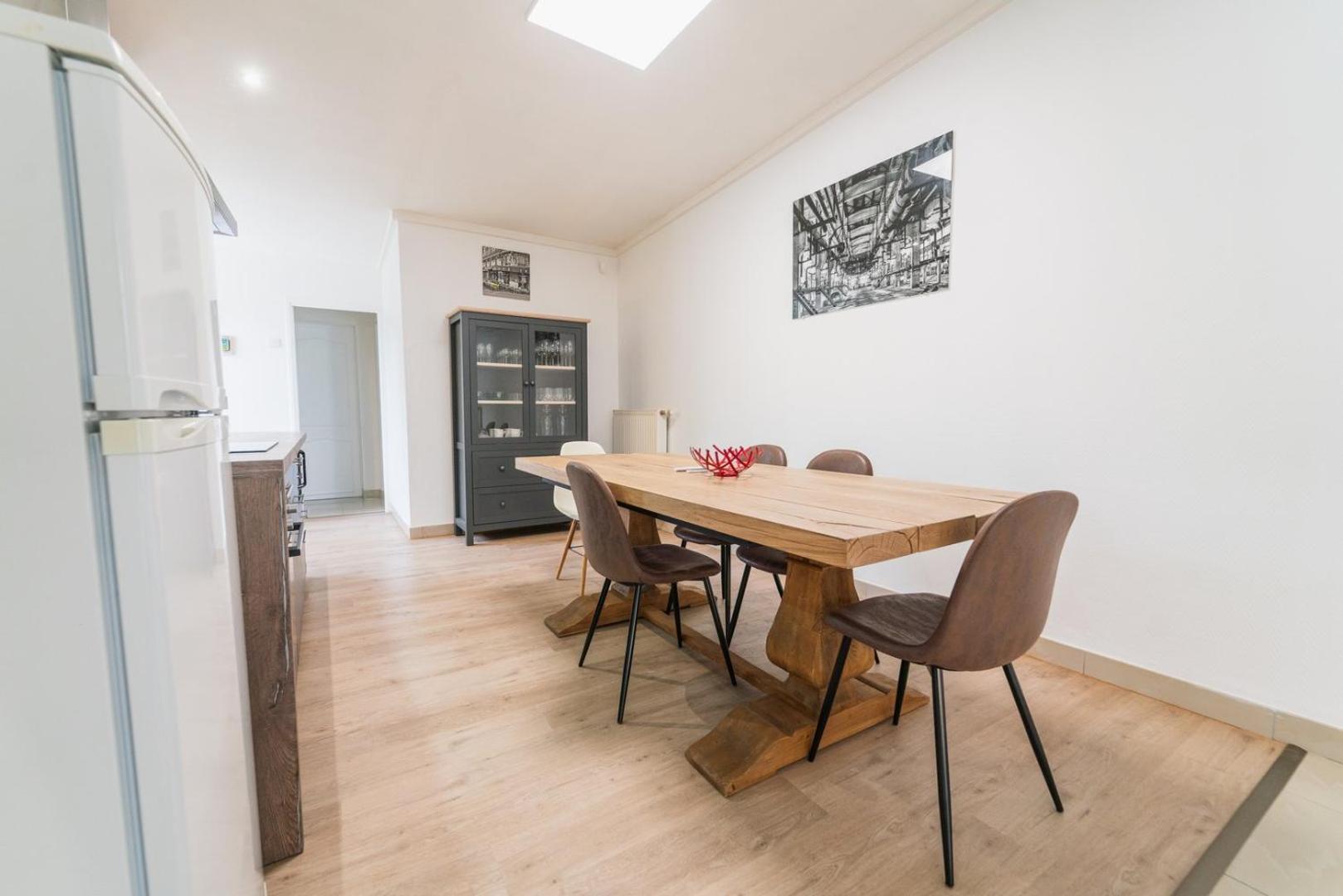 Apartment Le Gue Sourdeau: 150m² 5 Min From Futuroscope *